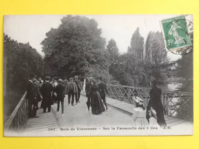 cpa FRANCE PARIS BOIS de VINCENNES Sur la Passerelle des 2 ILES Belle Animations