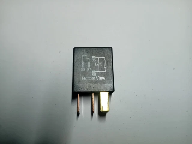 Honda Civic Mk7 01-05 Omron 4 Pin Relay G8Hnua007607 (Y92) Honda Civic Mk7 01-05 Omron 4 Pin Relay G8Hnua007607 (Y92)