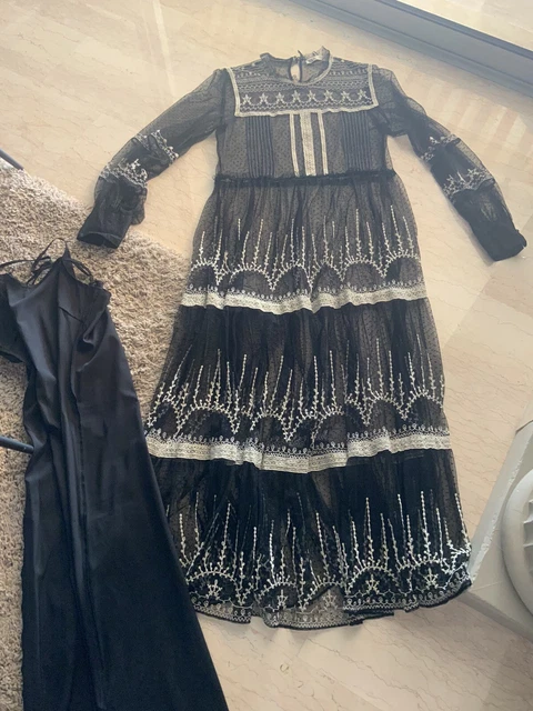 Robe de soirée sirène de luxe ornée de sequins avec fines bretelles