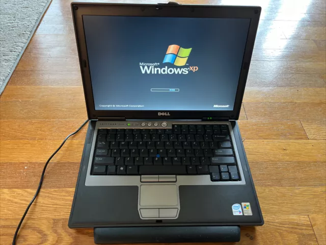 Dell Latitude D620 14" 2 GHZ 60GB, 2GB RAM WINDOWS XP, WiFi DVD/CDRW DUAL CORE