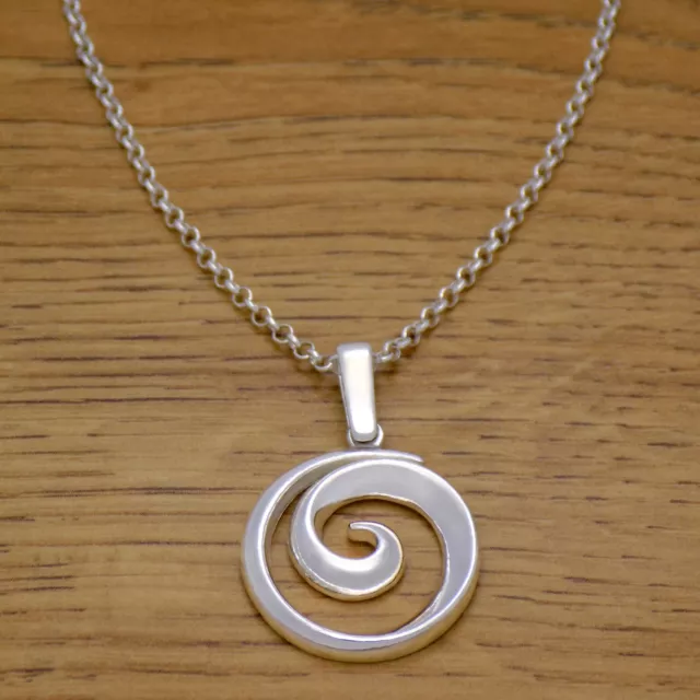 Collana con ciondolo a spirale e catena in argento sterling massiccio 925...