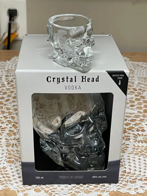 CRYSTAL HEAD VODKA GLASS SKULL DAN AKROYD 750 ml BOTTLE, BOX, SHOT GLASS/STOPPER