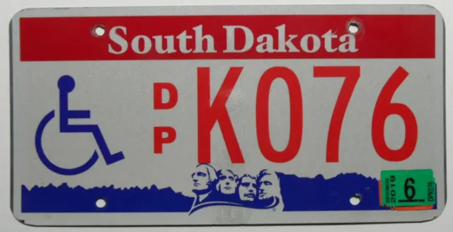 Nummernschild USA South Dakota "DISABLED" mit Symbol/Landschaft. S-6617.