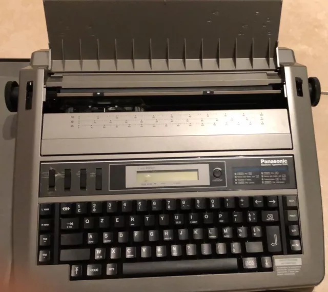 vecchia macchina da scrivere PANASONIC, anni 70-80 circa