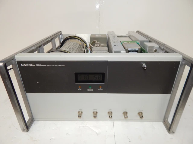 *Tc* Hewlett Packard Hp 5061B Cesium Beam Frequency Standard  (Fiy94)