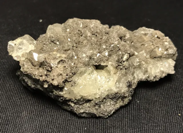Mineral: Cerussit; Mibladen, Midelt, Marokko; ca. 6x3,9x2,2 cm