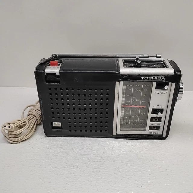 VINTAGE TOSHIBA SOLID State Radio IC-700 FM/SW/MW 3 Band Working