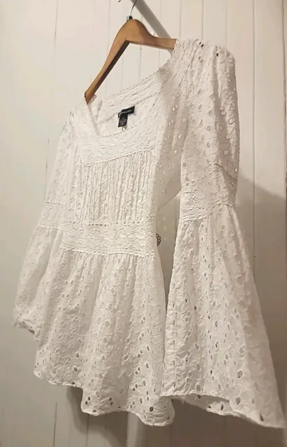 Sz 14 Embroidered White Cotton Eyelet Lace Top Zip Side Bell Sleeve Feminine