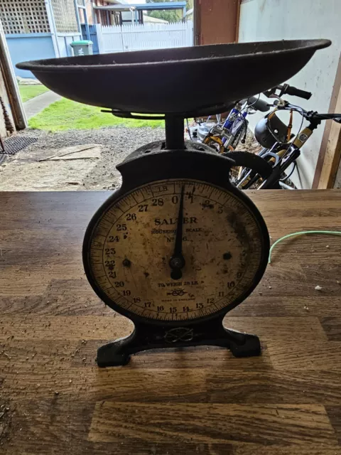 Vintage 1900s Salter's Family Scale No. 50