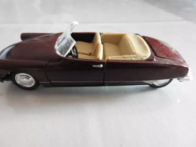 voiture miniature  CITROEN  DS 19 CABRIOLET  de 1963  au 1/43   NOREV