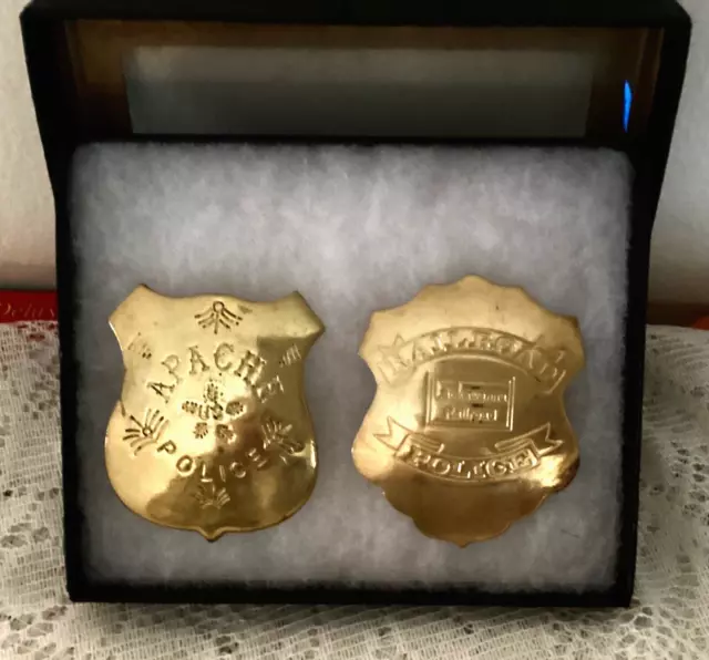 2 VINTAGE POLICE NOVELTY BADGE APACHE US & RAILROAD LACKAWANNA w/CASE 2 1/2"