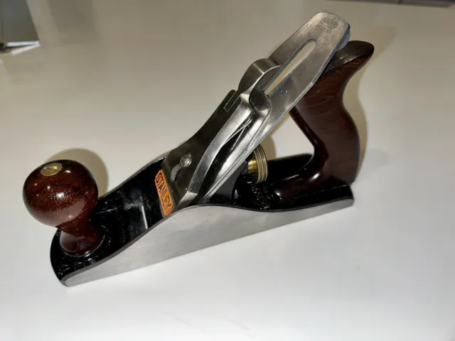 Vintage Stanley Bailey No 4 Smooth Plane Type 19 (1948-1961). Clean and Sharp.