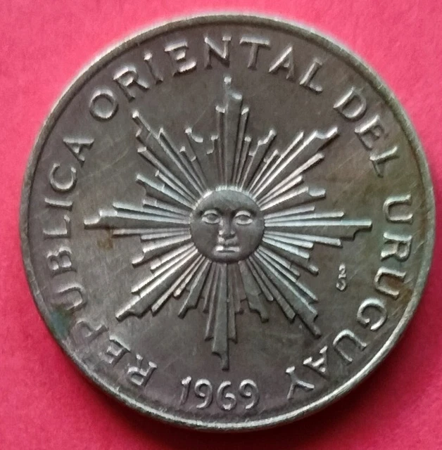 Moneta  Uruguay  da  1 Peso   del 1969 ,  circolata