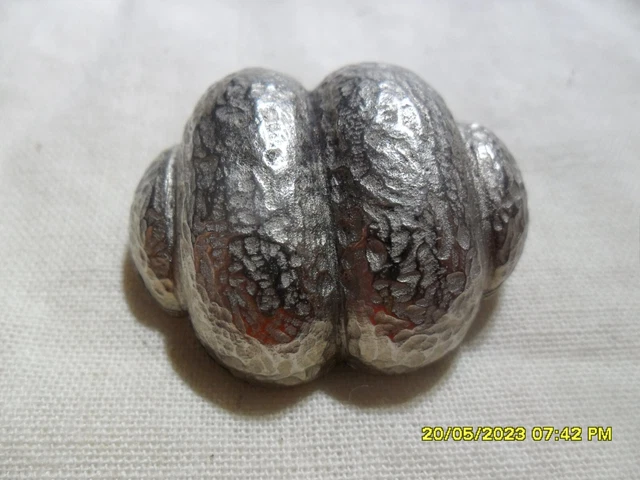 Gros bouton métal argenté en forme de nuage 30 x 36 mm, poids 13 g