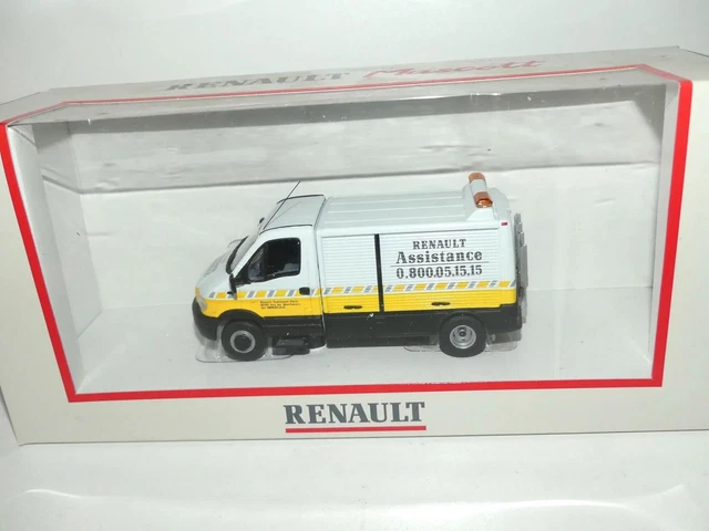 Norev 1/43 - 518421 - Renault Mascott Ambulance Croix-Rouge