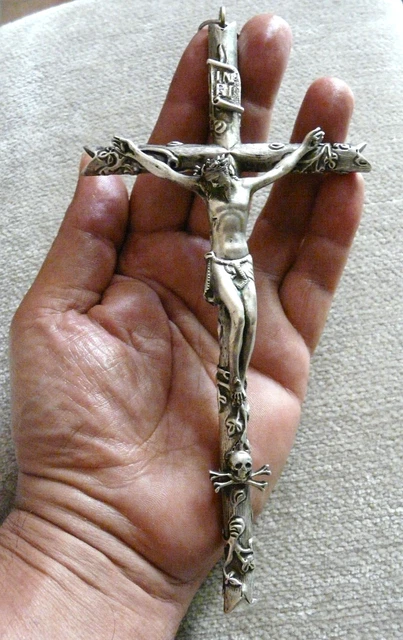 Pendentif Crucifix En Argent Massif - Bel état, Dimensions 3.8 X 2.2 Cm, Poids 1.4g