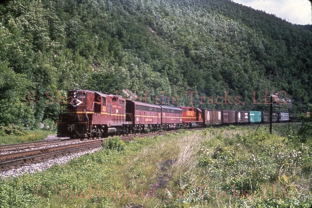 Lehigh Valley LV EMD GP18 Diesel Loco #302 DUPE Slide Jim Thorpe 1972