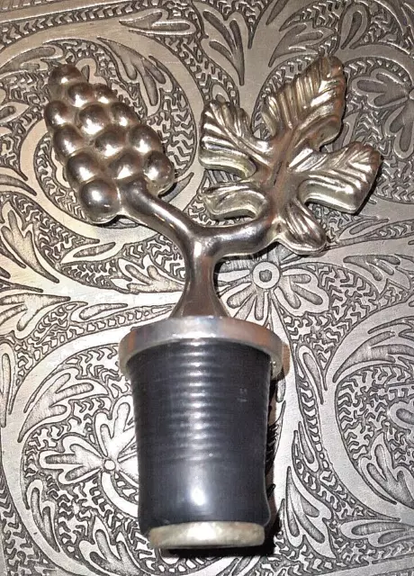 Wine Stopper Grapes & Leaf, Silver Metal Saver Keeper, Silicone Corker, 3-D Bar