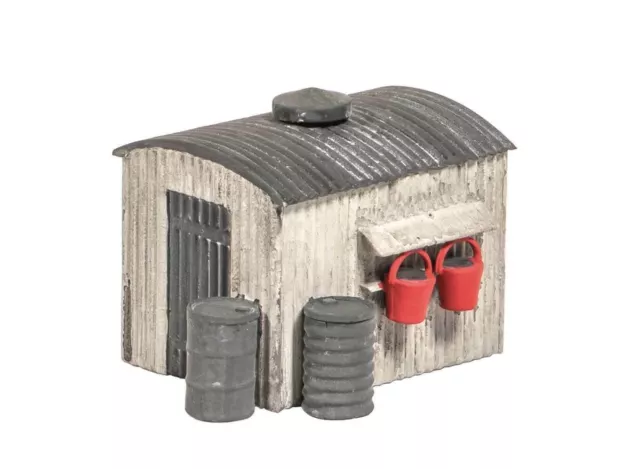 Two Lamp Huts with oil drums - OO/HO Building – Wills SS22 -