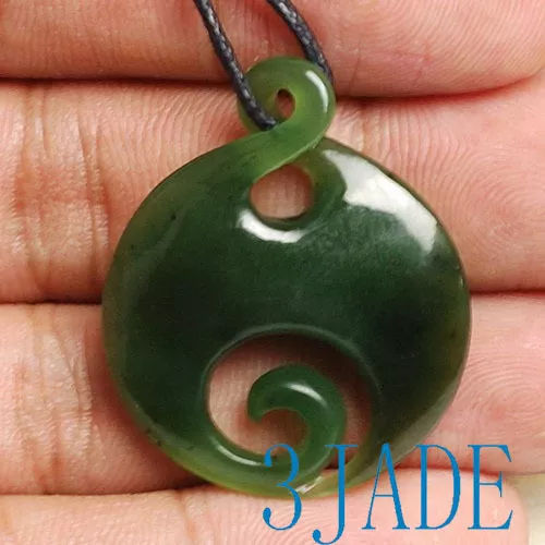 Natural Green Nephrite Jade Twist Koru Amulet Pendant NZ Maori Style Carving Art