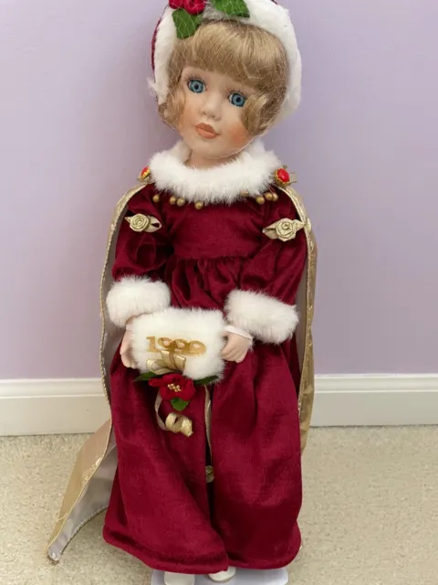 Heritage Signature Collection 1999 Christmas Doll Caroline #30054-1 New In Box