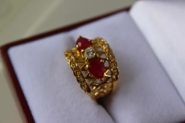 Fabulous Ruby & Diamond 18ct Yellow Gold Ring - Size O 1/2 -7.5  Weight 8.6gm 2