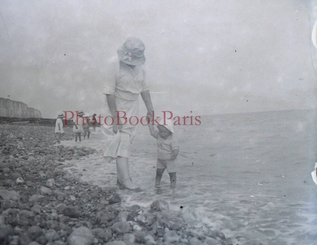 Famille à la plage c1935 Photo NEGATIVE Plaque de verre Stereo Vintage V33L24nF