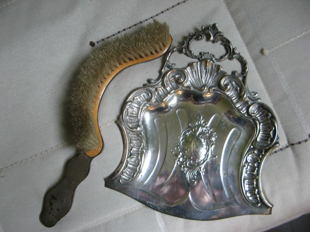 Pelle Et Balayette De Table Grappes – Argenté – Métal – Vintage – Bon état