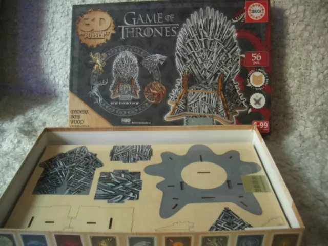 Game of Throne Trones de fer en 3D puzzle en bois jigsaw Educa Neuf 3 photos