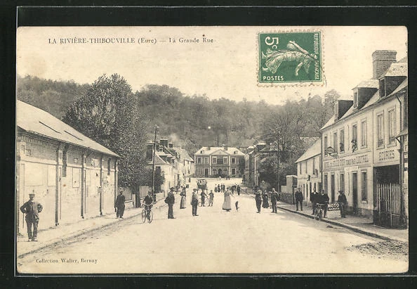 CPA La Riviere-Thibouville, La Grande Rue