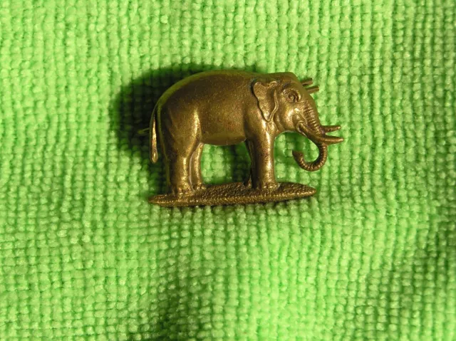 BRASS CAP or LAPEL BADGE with ELEPHANT + FIXING PIN - ARMY MILITARY FORCES