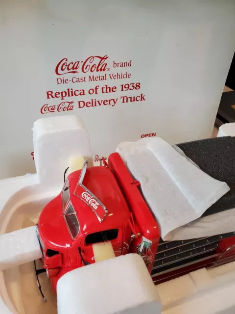 1938 Coca-Cola Delivery Truck die-cast Danbury Mint, New in Box 1:24 scale