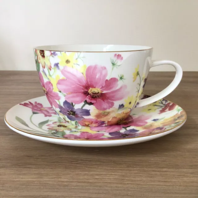 T2 Large Porcelain Floral Design Teacup and Saucer (94) #919