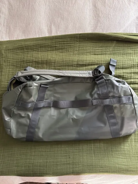 Away Travel --F.A.R. Duffle Luggage Bag 40L - Green. BRAND NEW