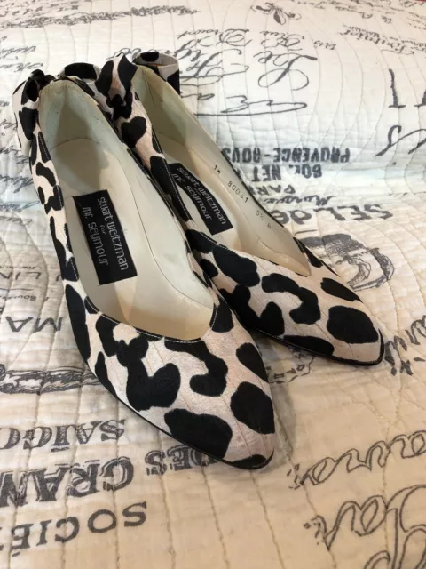 NOS 5.5 B Vintage Stuart Weitzman Pumps Mr Seymour  White Black FABRIC  Heels