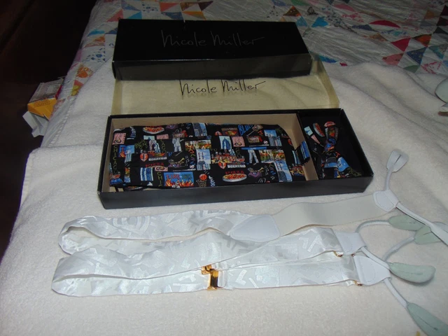 NOS In Box 1998 Nicole Miller Chicago Motiff CUMMERBUND Suspender & BOW TIE Set