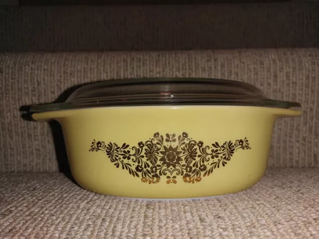 Vintage Pyrex 1970 Golden Garland 1½ Quart Oven Dish with Lid 043