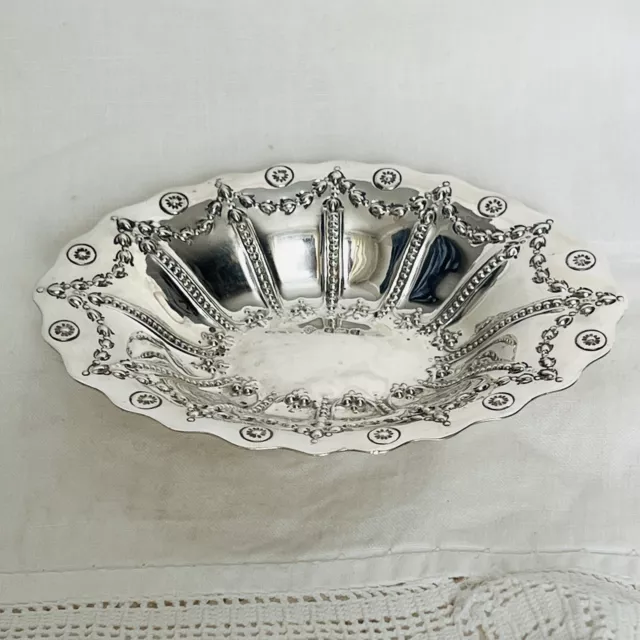 Antique Sterling Silver Trinket Dish / Pin Tray: 67g Martin Hall, Sheffield 1891