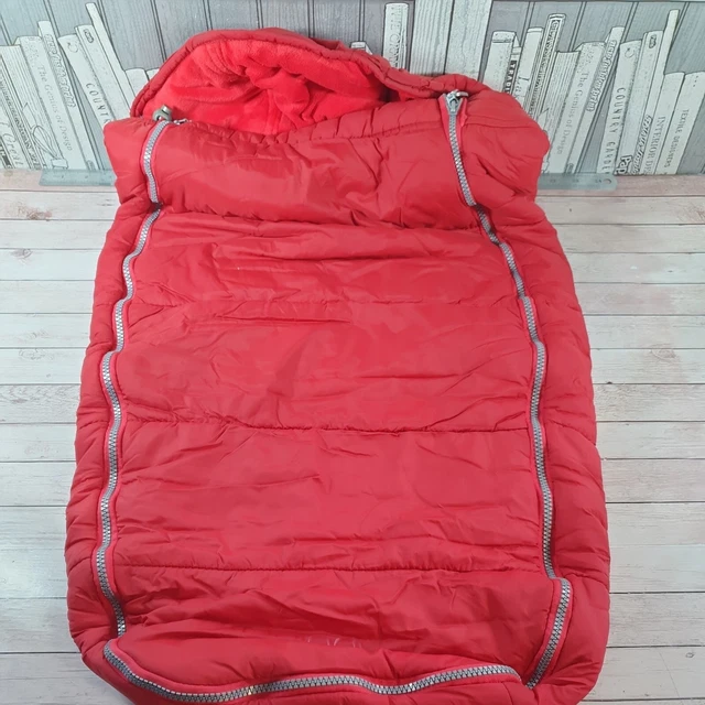 Cochecito de pie Quinny en rojo con revestimiento de lana