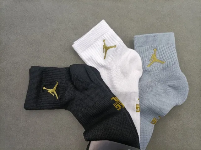 Air Jordan 3 Pairs Everyday Max Ankle Socks Men’s Size L gold Black /Blue/ White