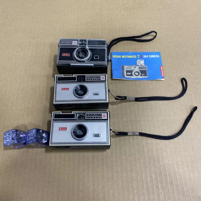 Lote De Tres Cámaras Instamatic De Colección 100/300 Con Cubos De Flash
