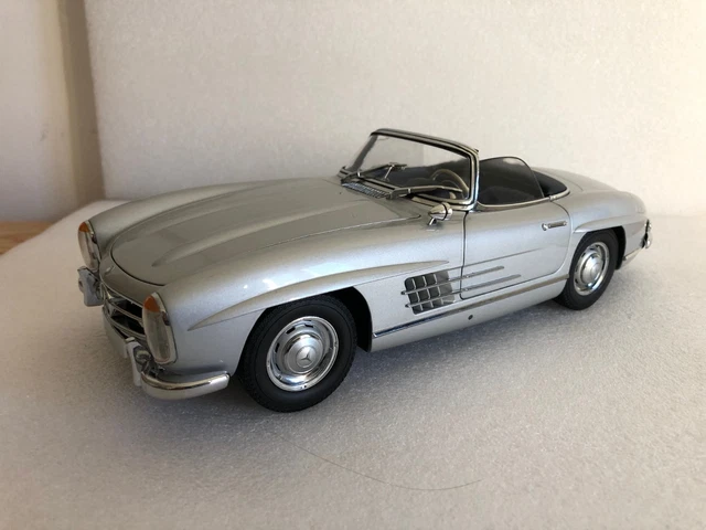 Miniature Auto Minichamps Mercedes 300SL Roadster - Argent - 1957 - Echelle 1/18 - Prévente