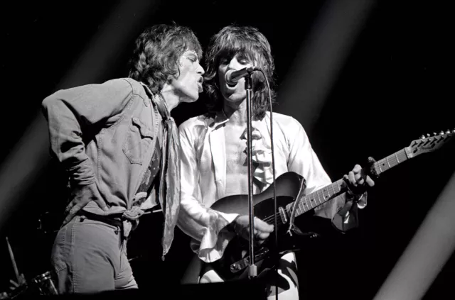 Mick Jagger And Keith Richards In Concert 8x10 Picture Celebrity Print