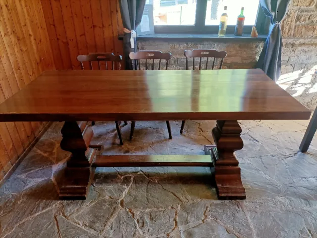 tavolo in legno Noce