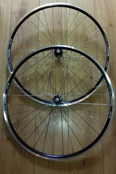 700c DT Swiss R460 Felge, schwarz Shimano 105 R7000 Naben Radsätze, 100 mm 130 mm QR