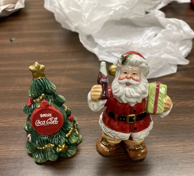 Vintage 2001 Coca Cola Christmas Holiday Salt and Pepper Shaker Set Collectible