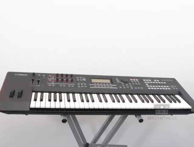 Yamaha MOXF6 - 61 Tasten Synthesizer + 1 Jahr Gewährleistung