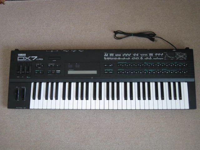 Fonction de synthétiseur d'algorithme programmable numérique YAMAHA DX7...
