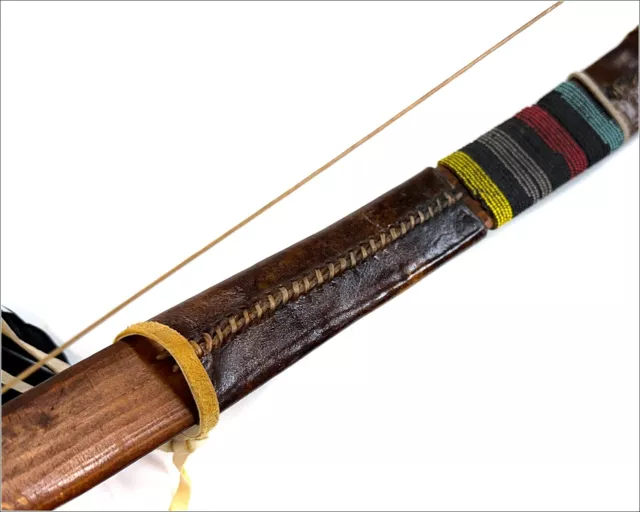 Awesome Vintage Native American  Bow And Arrows - Bead And Leather Work -