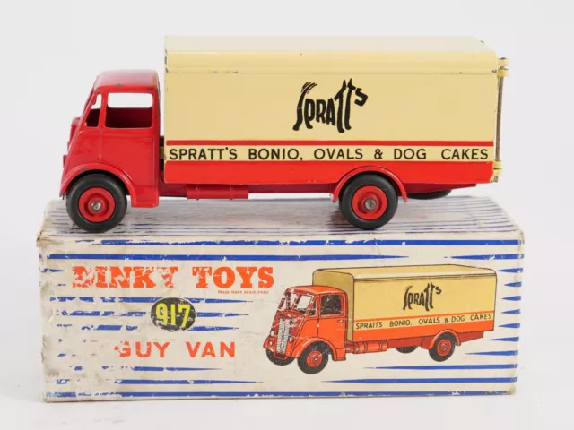 Dinky Toys GB n° 917 camion Guy van SPRATT'S Truck en boite RARE